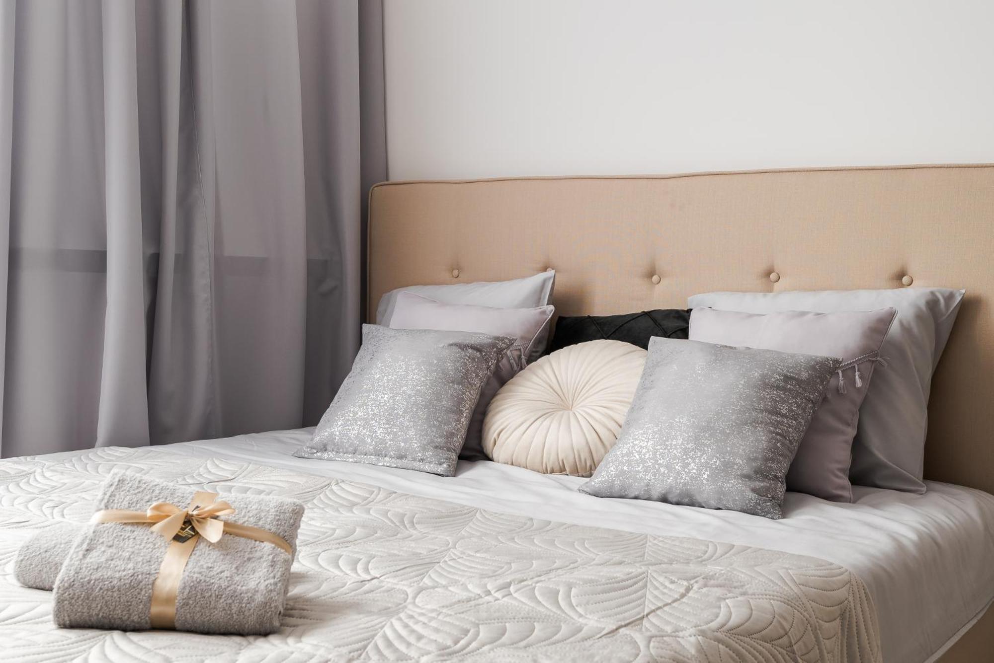Comfortable Air-conditioned 2-bedroom 1 Km To Station Metro Bus Tram * Warszawa
